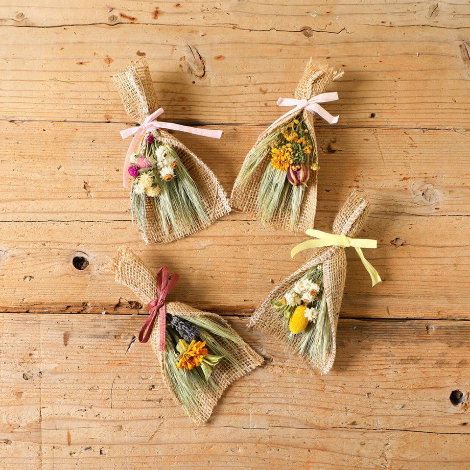 専用＊アジサイ&手まり草  フェイクスワッグ Dry flower】初夏グリーンとアジサイのスワッグ | Atelier BRAZO