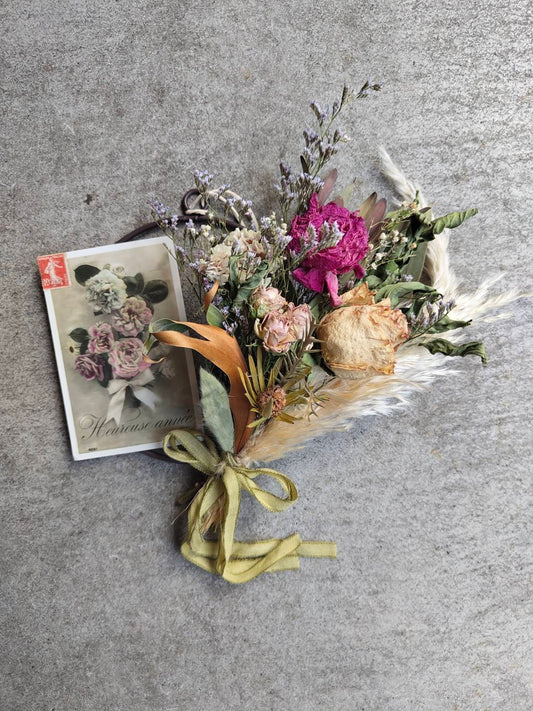 アンティークテイストリース